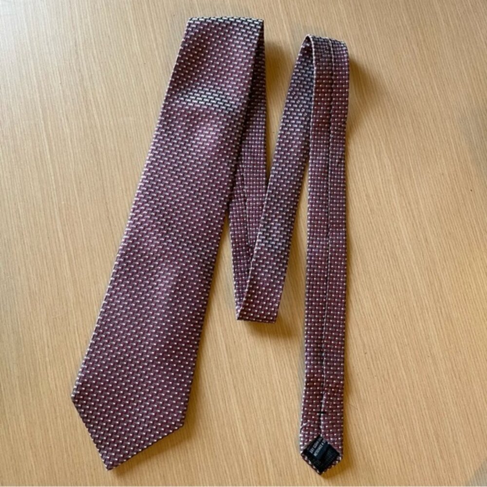 💕2/$30💕Perry Ellis Portfolio 100% Silk Red/Silver/Cream Rectangle PatternTie